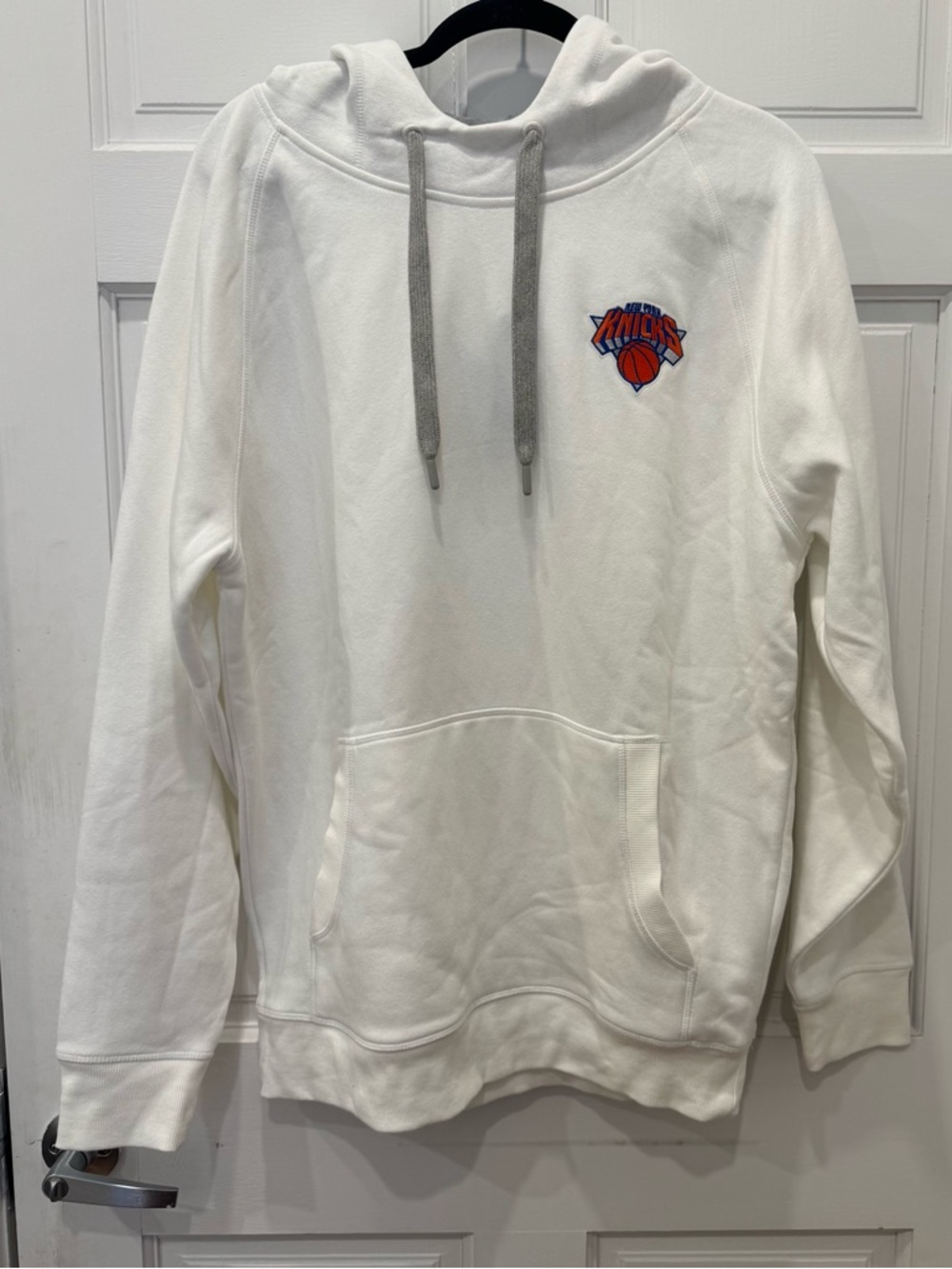 New York Knicks Antigua White Hoodie NWT Large NBA Sportswear NYK